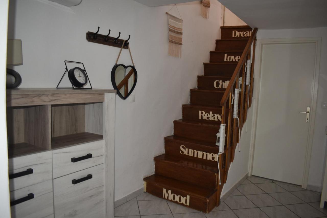 Apartment Estera Jelsa  Luaran gambar